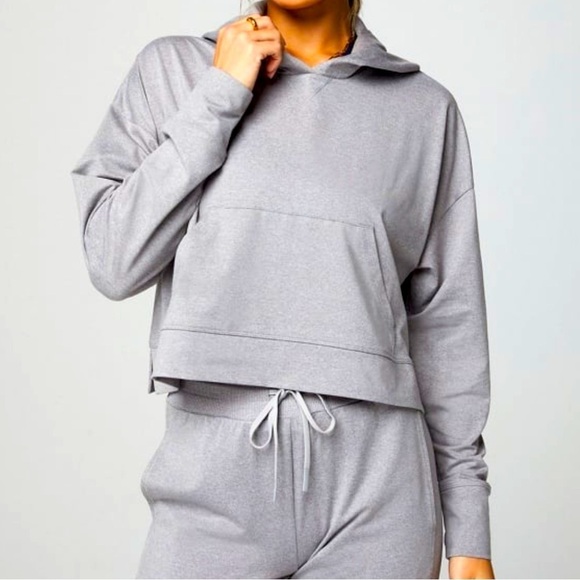 Fabletics Tops - FABLETICS Cloud Jersey Cropped Gray Supersoft Athleisure Workout Hoodie XL